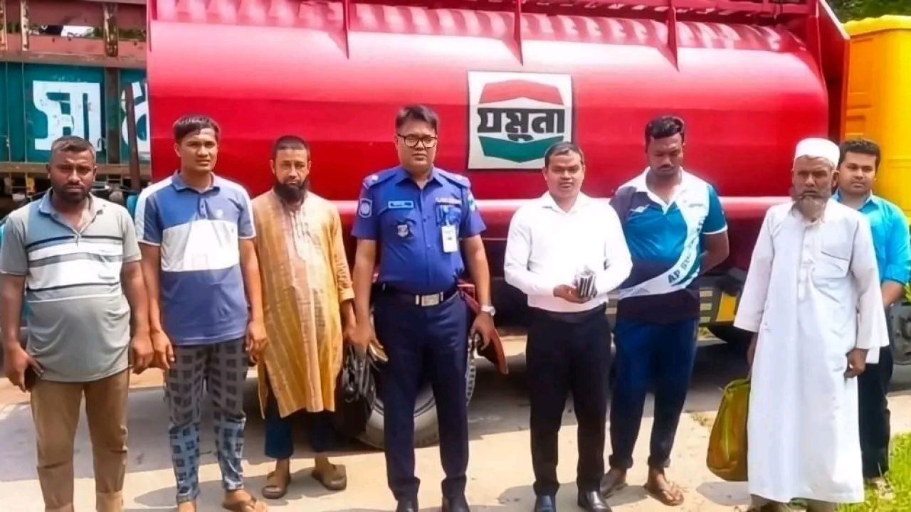 সাতক্ষীরায় ৭ হাজার লিটার পেট্রোলসহ ট্রাক জব্দ, আটক ৫