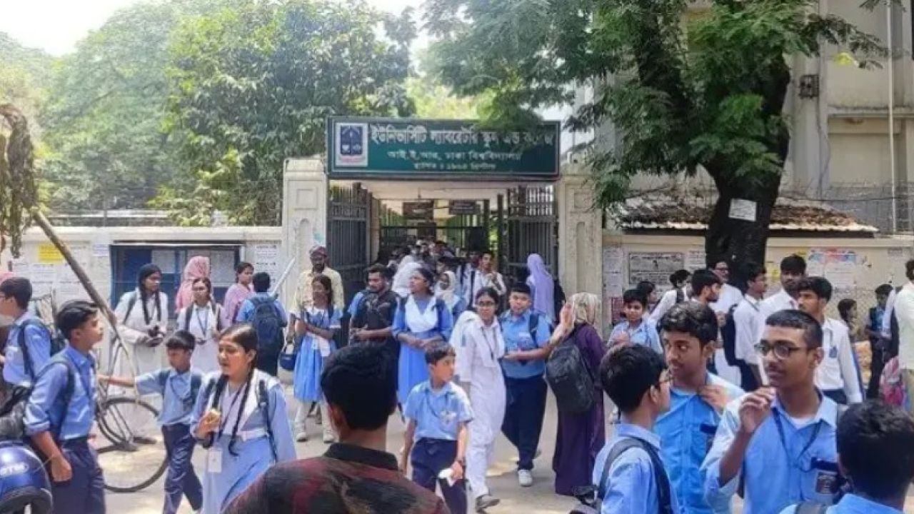 অনলাইন-অফলাইনে ক্লাস চায় শিক্ষা মন্ত্রণালয়