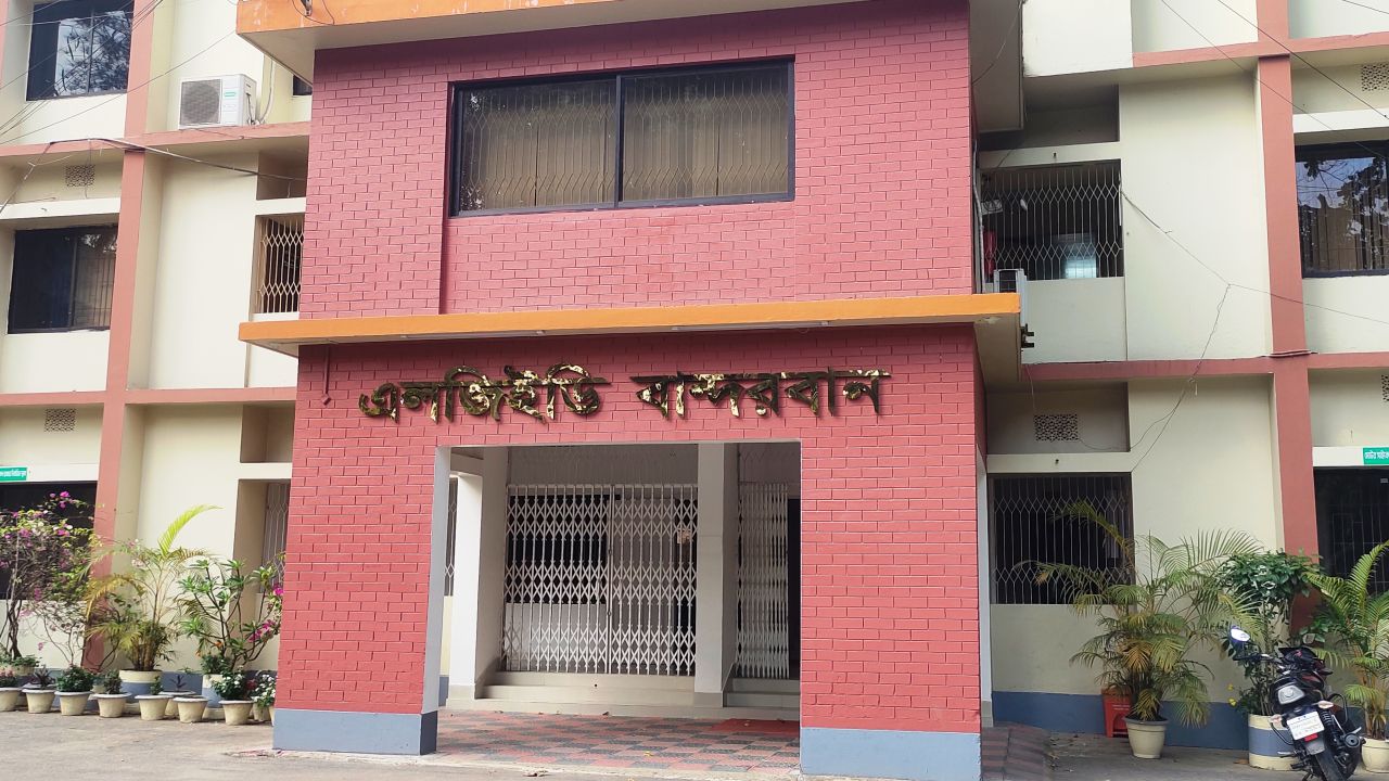 বান্দরবানে এলজিইডির অনিয়মে ঠিকাদারদের দৌরাত্ম্য