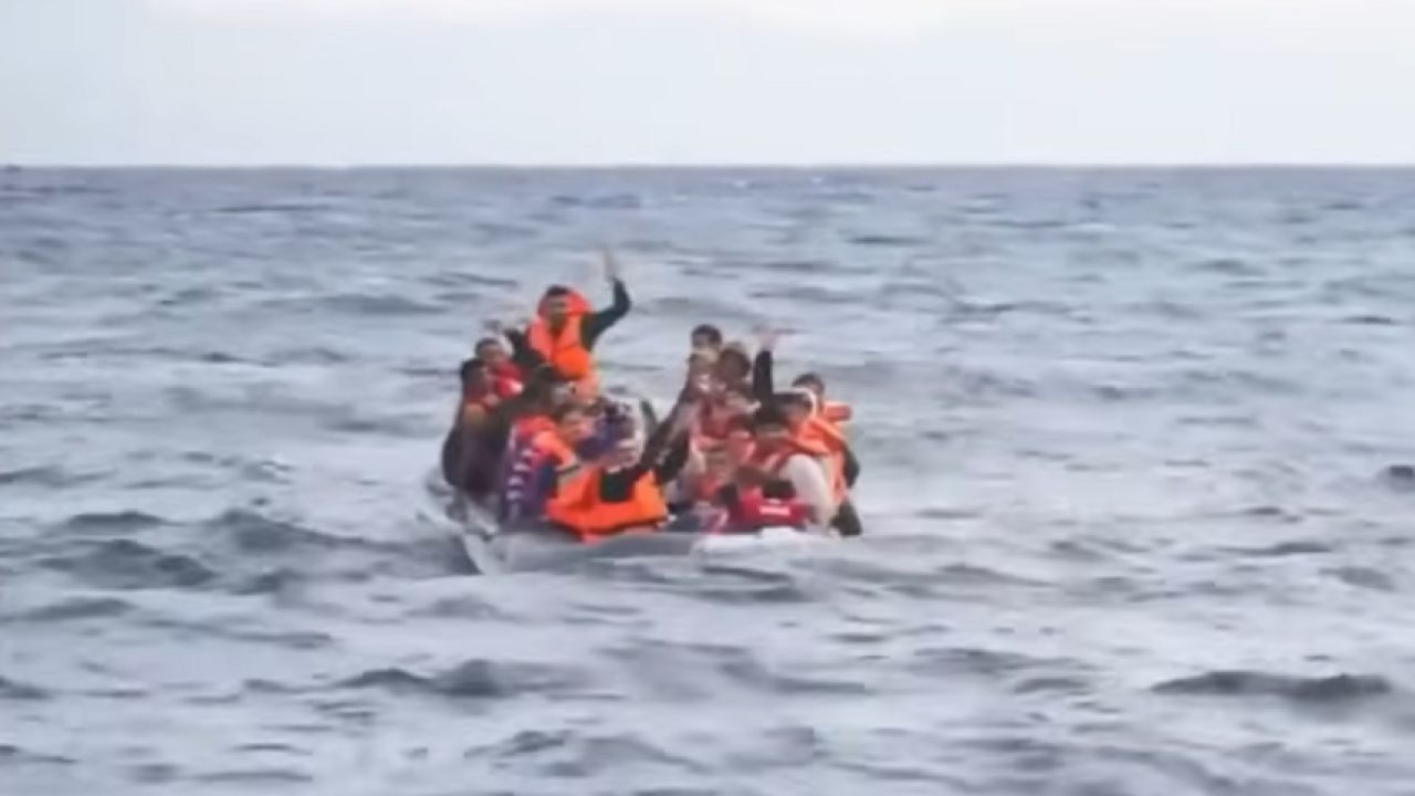 ইউরোপ নামের স্বর্গ, সাগরের ভাসমান কবরখানা