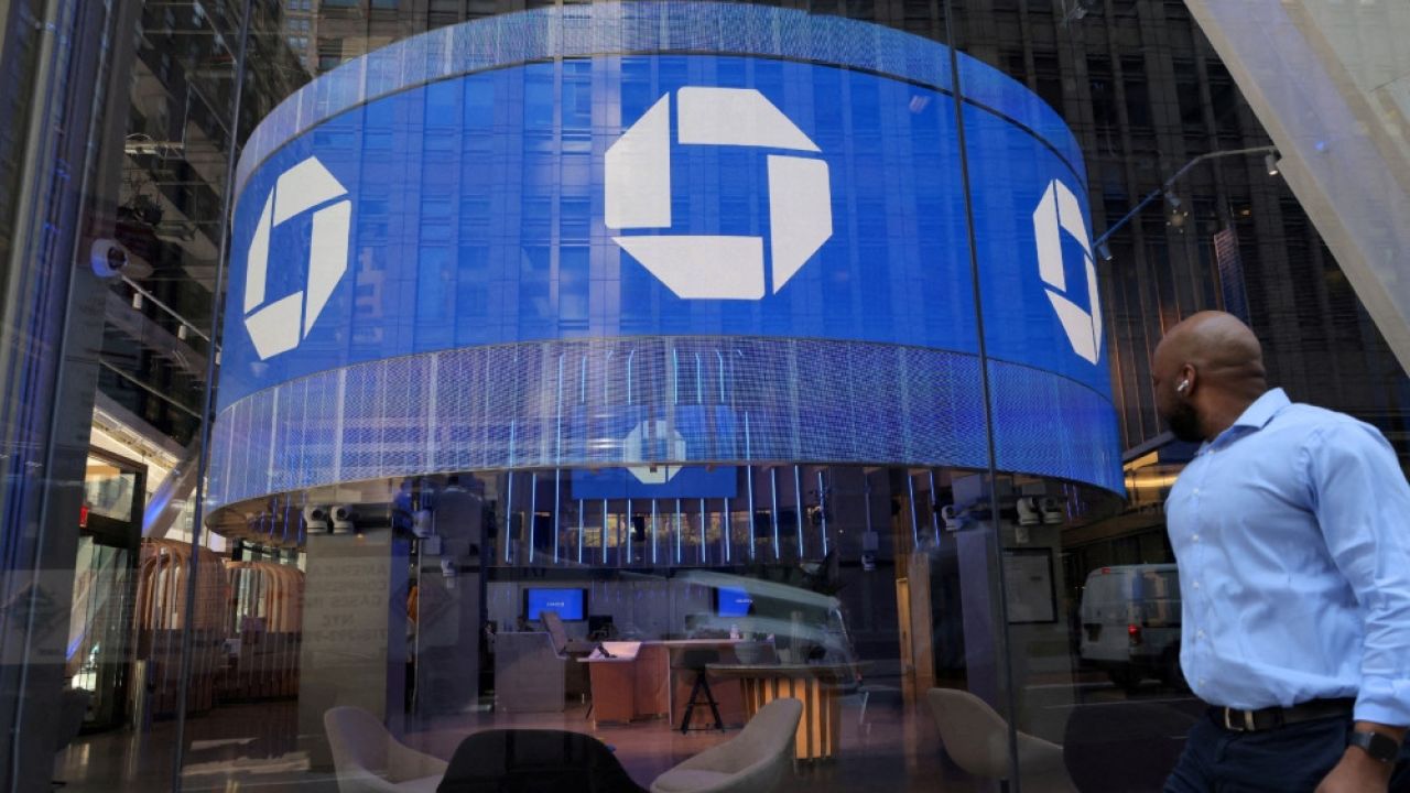 ইরানের অর্থপাচারে ‘জড়াল’ বিশ্বের শীর্ষ ৫ ব্যাংক