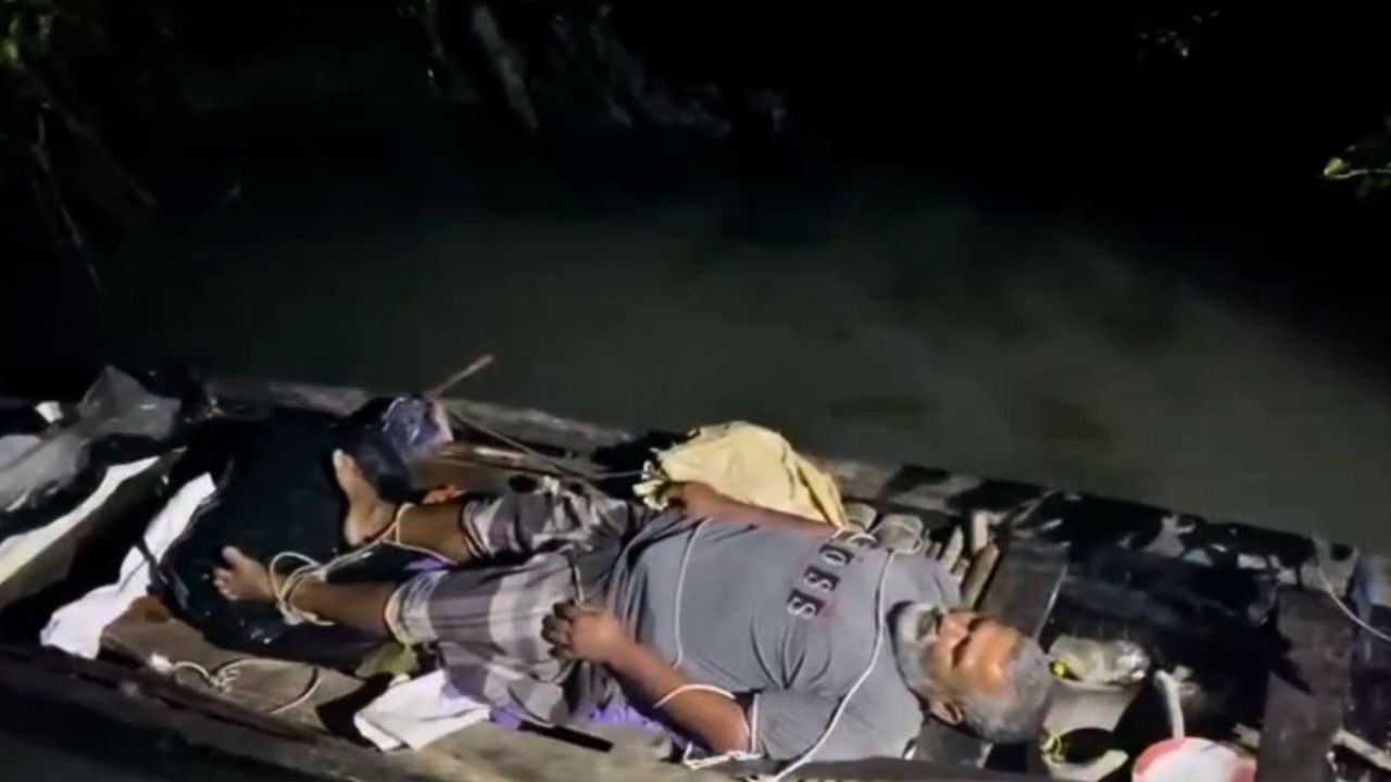 সুন্দরবনে মুক্তিপণের দাবিতে অপহৃত জেলেকে উদ্ধার করল কোস্টগার্ড