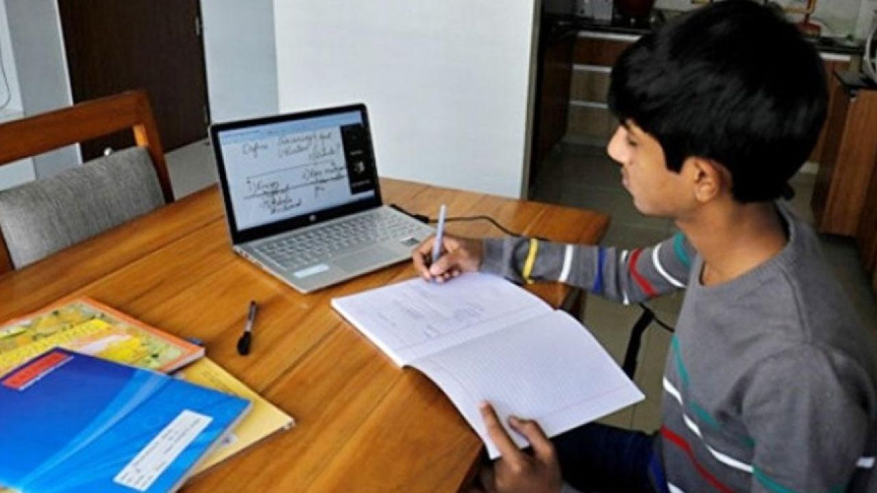 অনলাইন ক্লাসের ভাবনা শুধু মহানগর ঘিরে