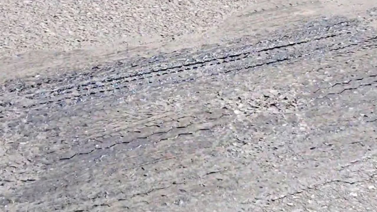 চুয়াডাঙ্গায় ৩৬-এ গলছে রাস্তার পিচ, ৪২ ডিগ্রিতে কী ঘটবে?