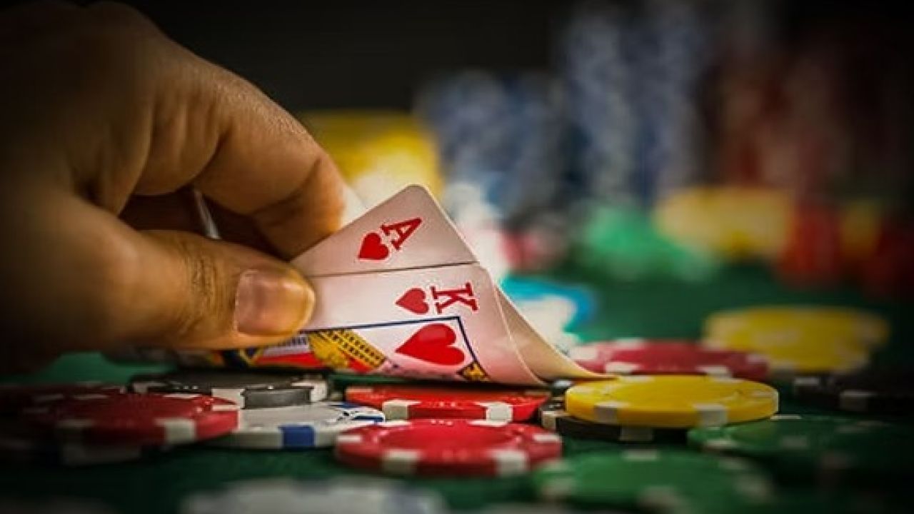 ছেলের কাণ্ড: বাবাকে ‘শিক্ষা’ দিতে গিয়ে জুয়ারির মৃত্যু