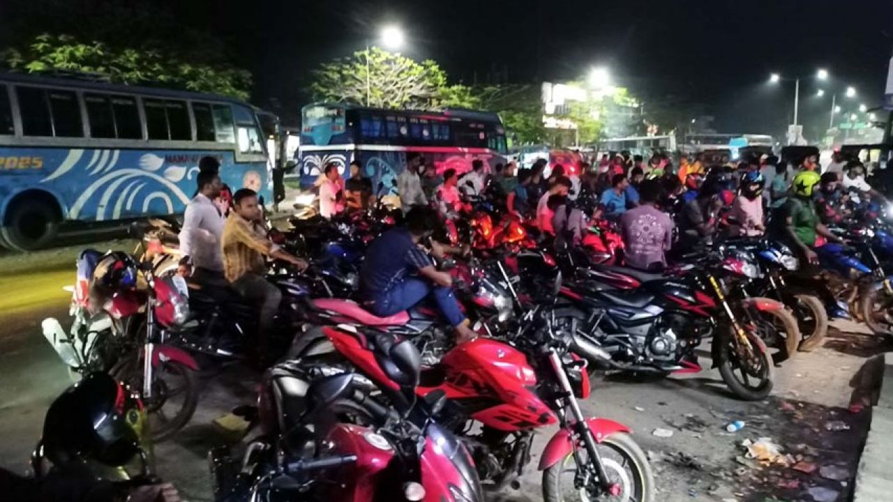 সড়ক-নৌরুট স্থবির, সেচপাম্পে অসহায় চাষিরা