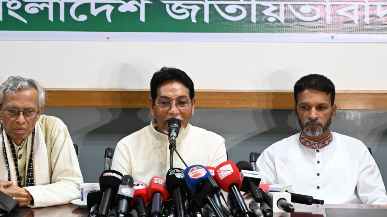 শেখ মুজিব স্বাধীনতাকে অরক্ষিত রেখে আত্মসমর্পণ করেছিলেন