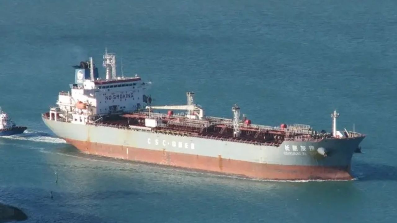 চট্টগ্রাম বন্দরে আরও ৩৪ হাজার টন ডিজেল পৌঁছেছে