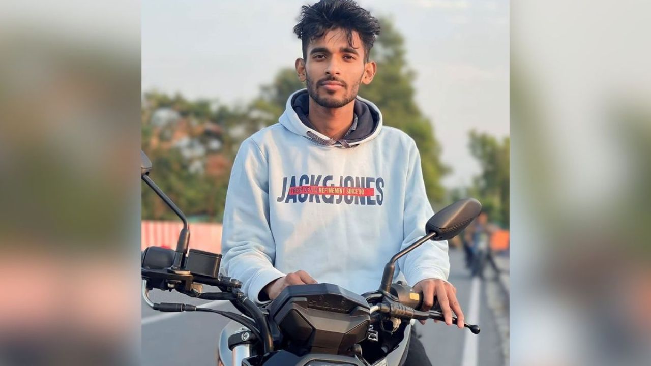 বাবার চোখের চিকিৎসা করাতে ঢাকা যাওয়ার পথে প্রাণ গেল ছেলের