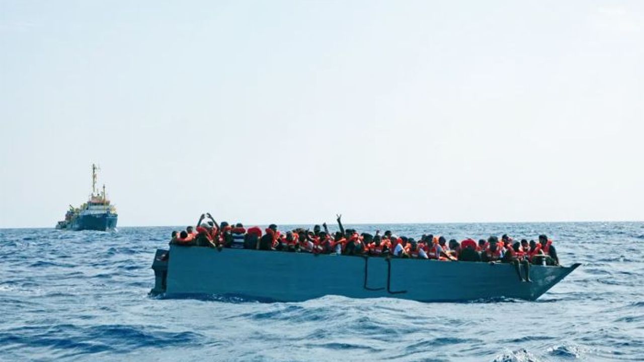 মরুর বালু ও অতল সমুদ্রে মৃত্যুফাঁদ