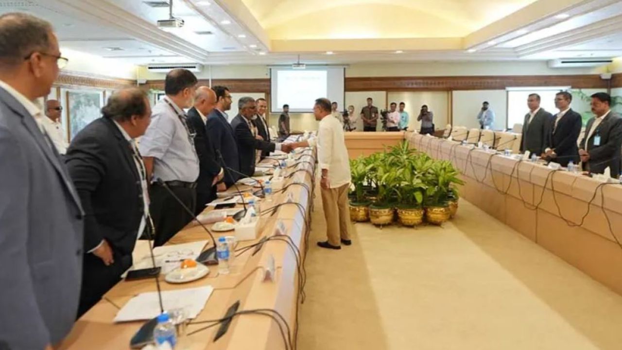 নিরবচ্ছিন্ন গ্যাস-বিদ্যুৎ চাইলেন ব্যবসায়ীরা