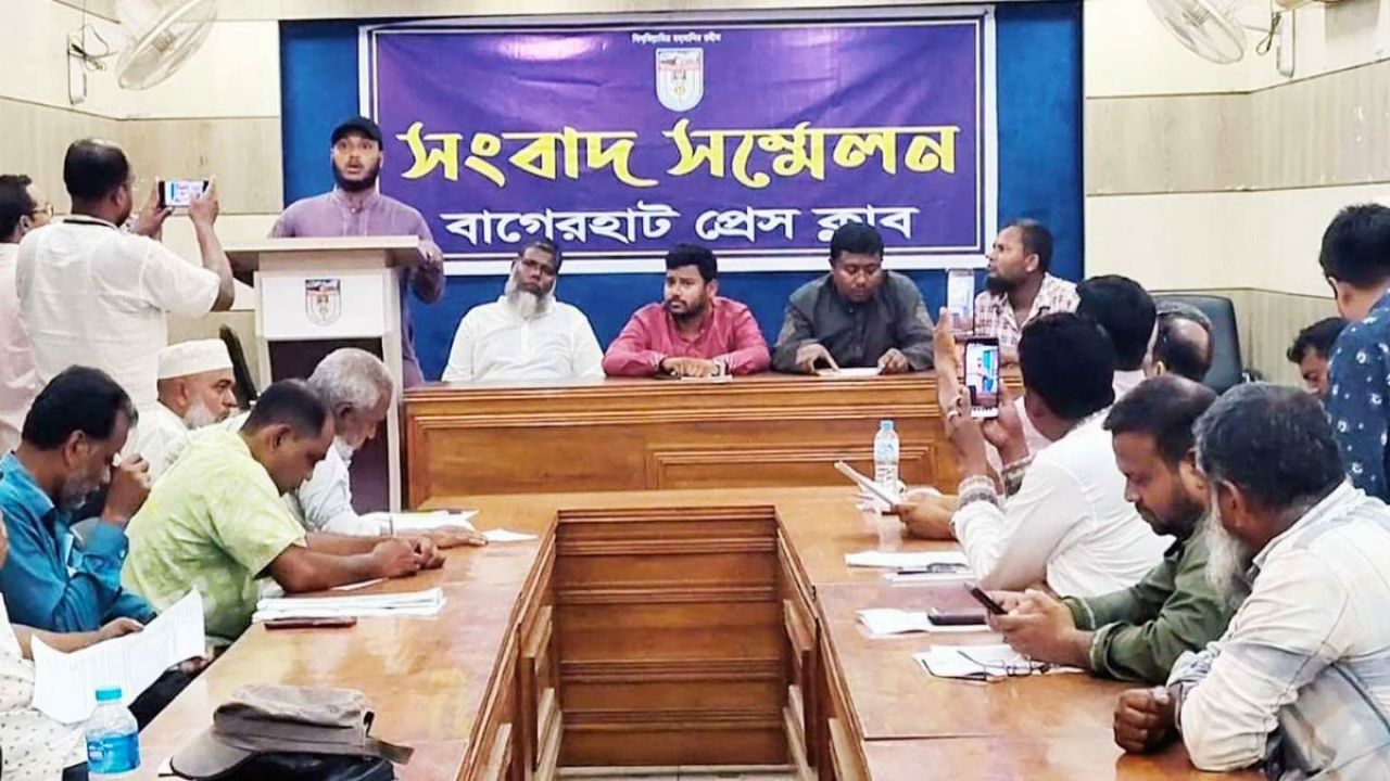 বাগেরহাটে প্রভাবশালী ঘের মালিকদের দৌরাত্ম্য, ঝুঁকিতে ৮ হাজার একর বোরো ধান