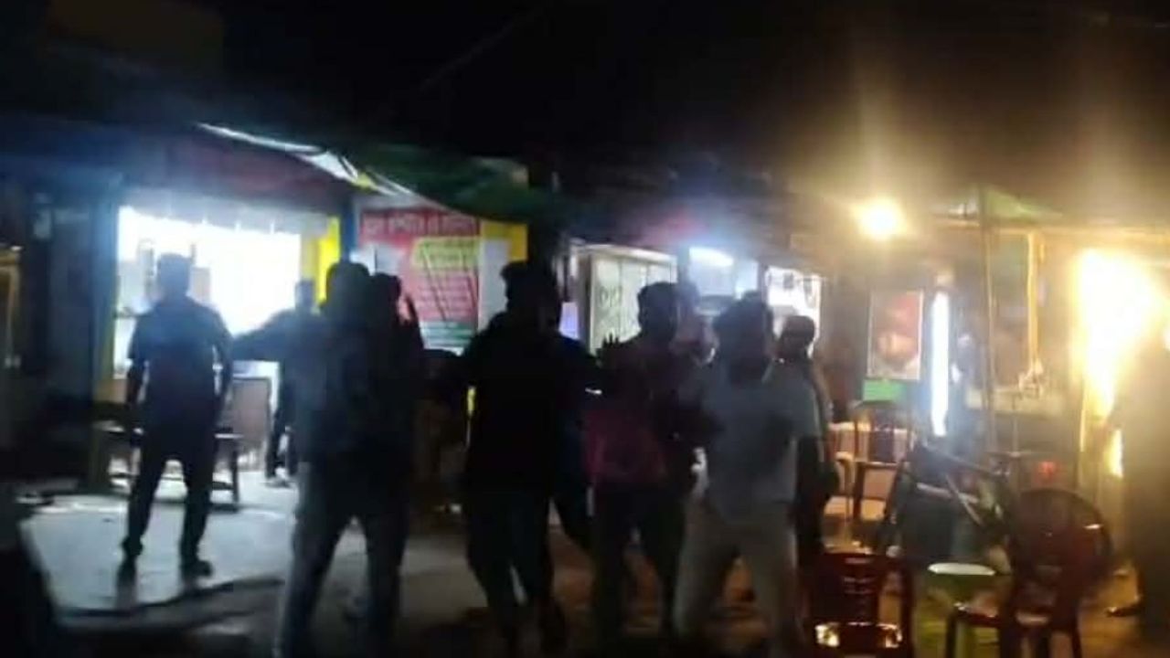 দোকানিকে মারধরের অভিযোগ রাবি ছাত্রদল নেতার বিরুদ্ধে