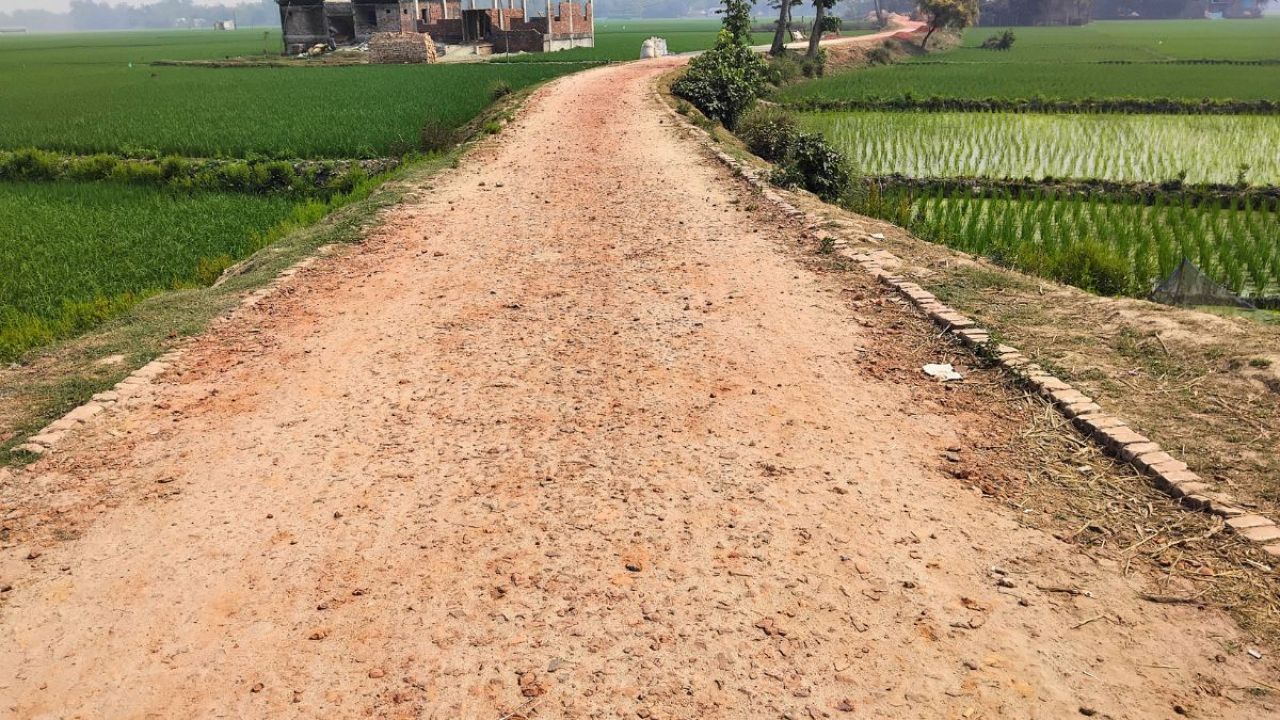আধা কিলোমিটার সড়ক নির্মাণে আড়াই বছর পার