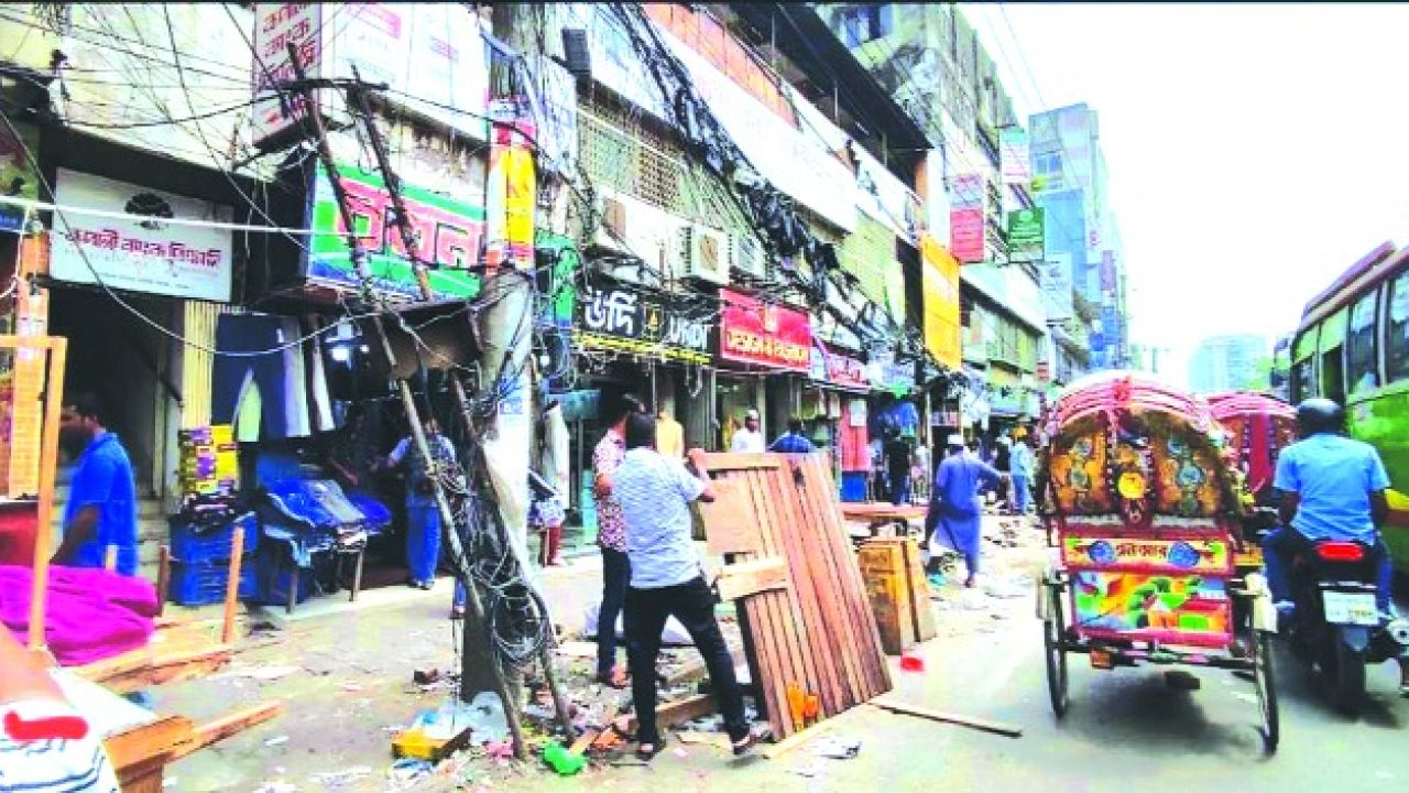 উচ্ছেদে ফাঁকা, ঘণ্টা পেরোতেই দখল