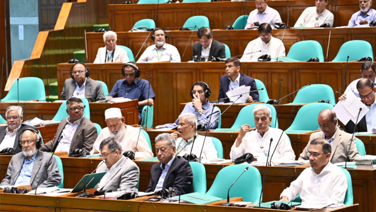 সংসদে মুলতবি অধিবেশনে যোগ দিলেন প্রধানমন্ত্রী 