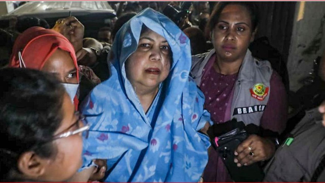 হুড়োহুড়িতে সিঁড়িতে পড়ে শিরীন শারমিনের চিৎকার