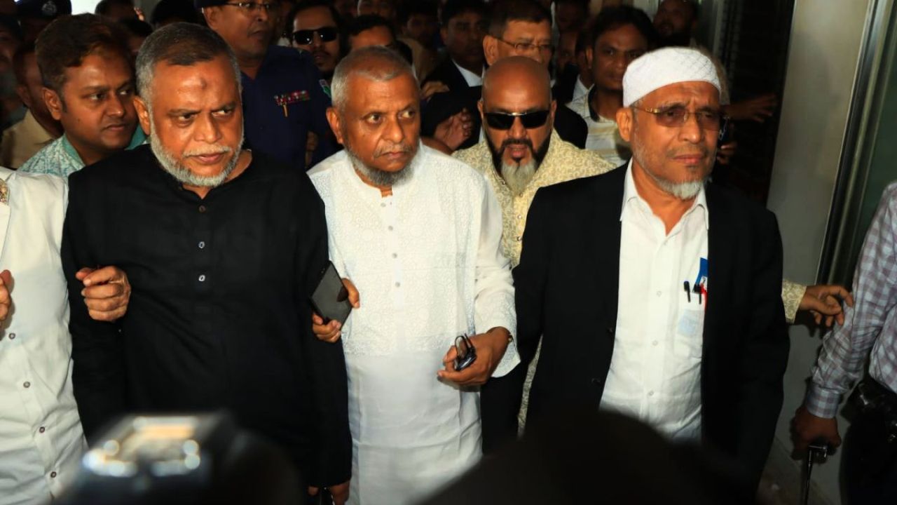 সুরঞ্জিত সেনগুপ্ত হত্যাচেষ্টা মামলা : নিজেদের নির্দোষ দাবি করলেন আরিফ-গউছ-বাবর