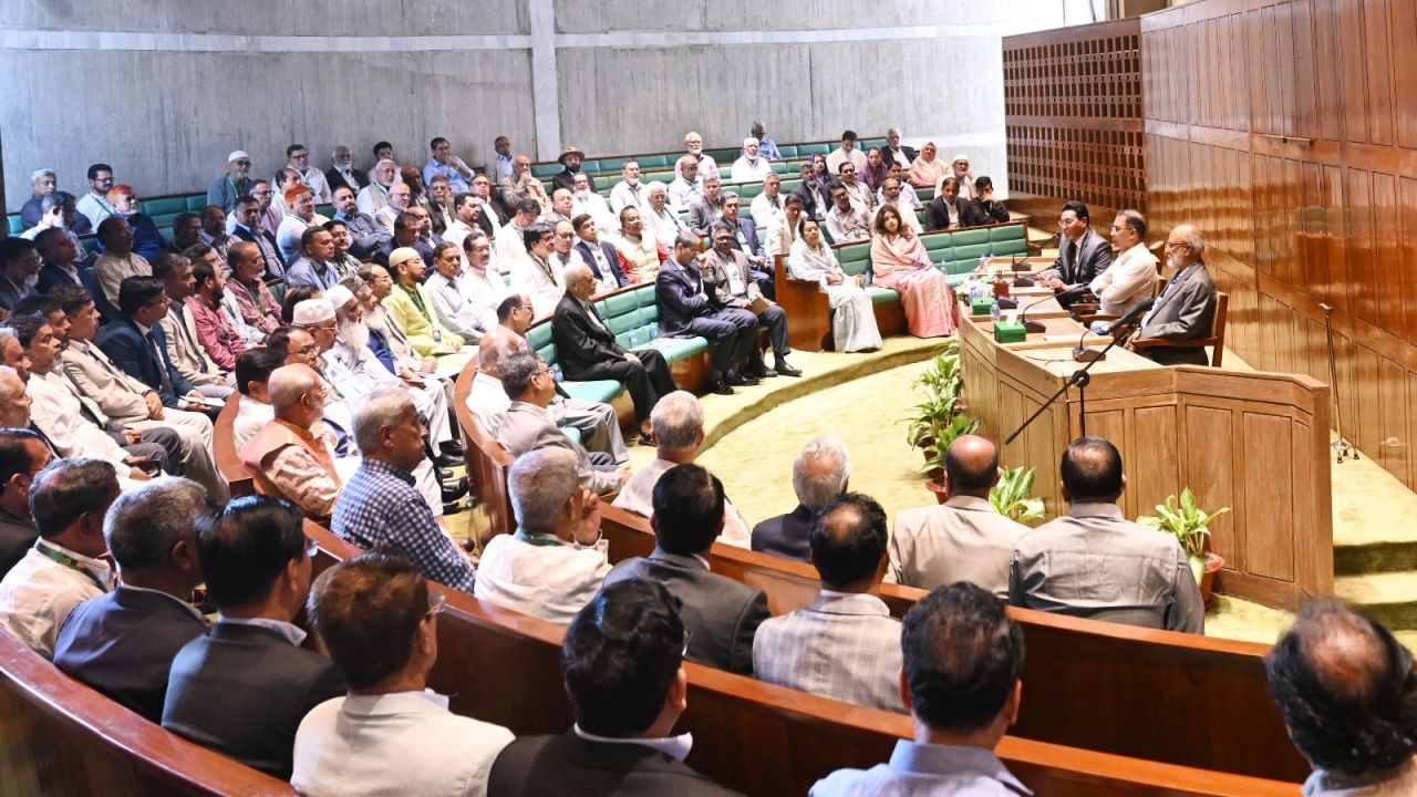এলাকার উন্নয়নে গতিশীল হতে সংসদ সদস্যদের প্রতি প্রধানমন্ত্রীর নির্দেশ