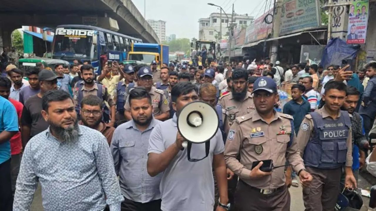 সায়েদাবাদে ৩০ মিনিটের মধ্যে অবৈধ কাউন্টার সরিয়ে নেওয়ার নির্দেশ