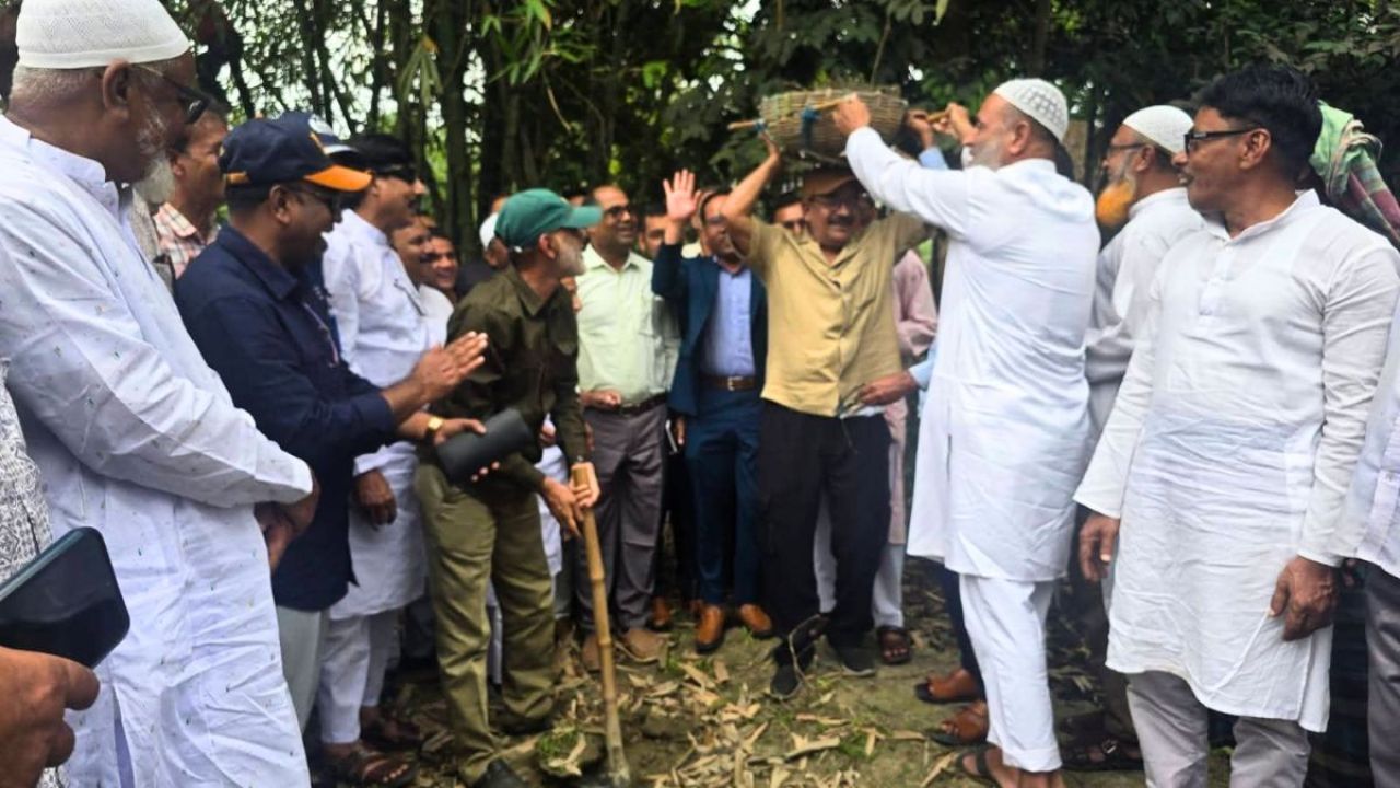 ২৪ বছর পর প্রাণ ফিরছে মধুপুরের কুচিয়া খালে