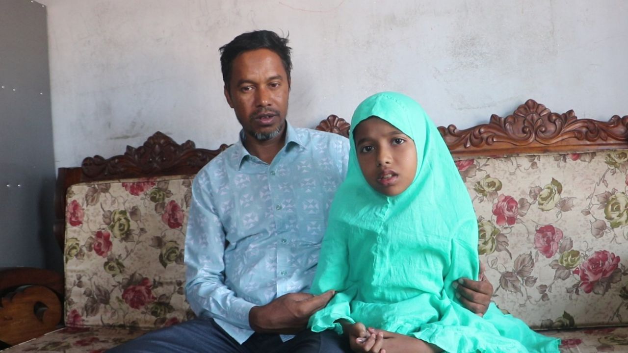 চোখে রুমাল, জ্ঞান হারানো, দৌড়ে মুক্তি! নওগাঁর স্কুলছাত্রীর থ্রিলার