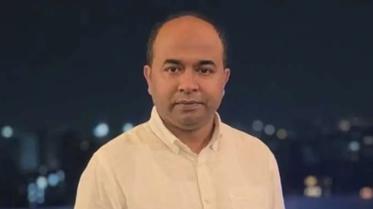 লন্ডন হাইকমিশন থেকে সাংবাদিক আকবর হোসেনের ইস্তফা