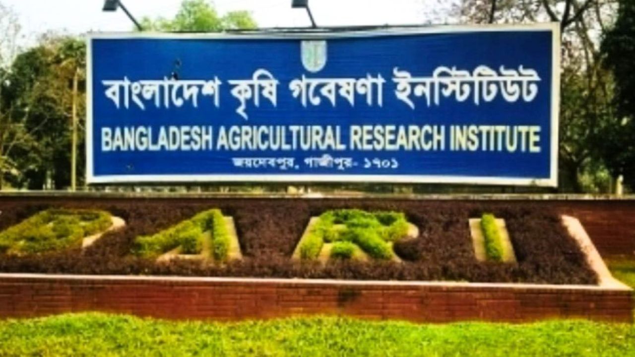 গাজীপুরে বারির শ্রমিক ক্লাব ও সরকারি বাসা ‘দখলে’র অভিযোগ