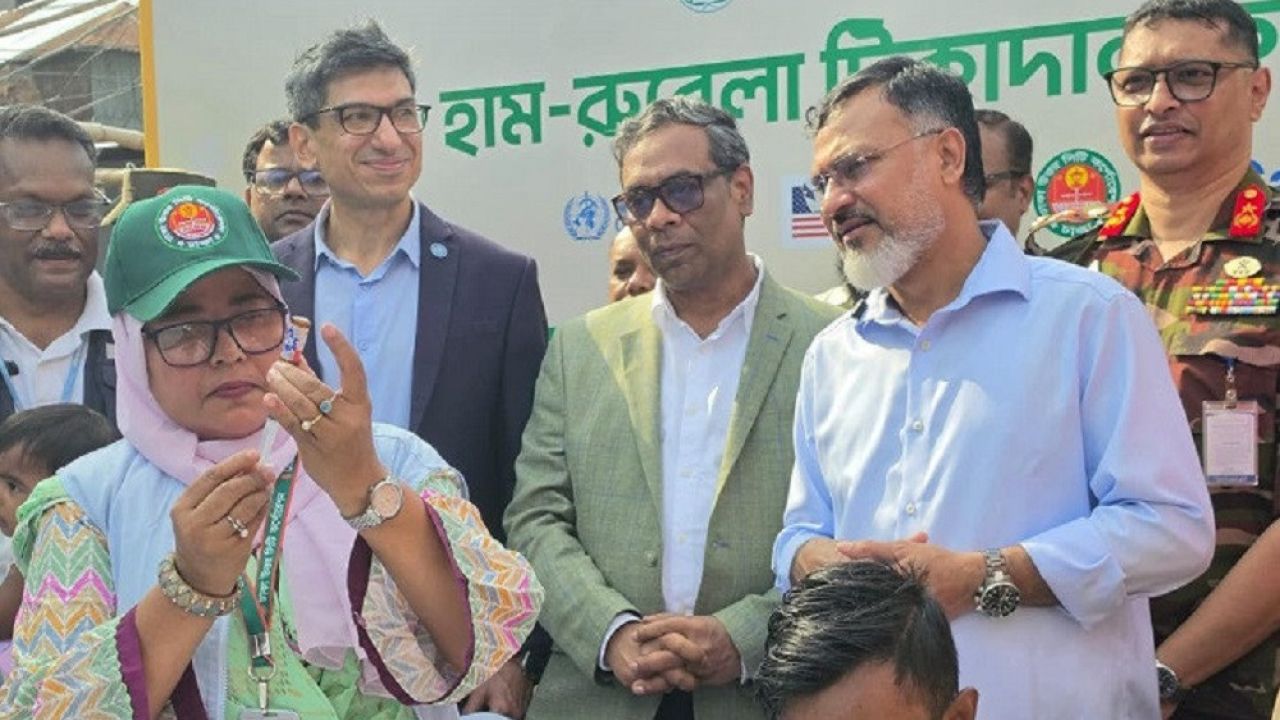 রাজধানীতে হাম-রুবেলা টিকাদান ক্যাম্পেইন উদ্বোধন করলেন স্বাস্থ্যপ্রতিমন্ত্রী