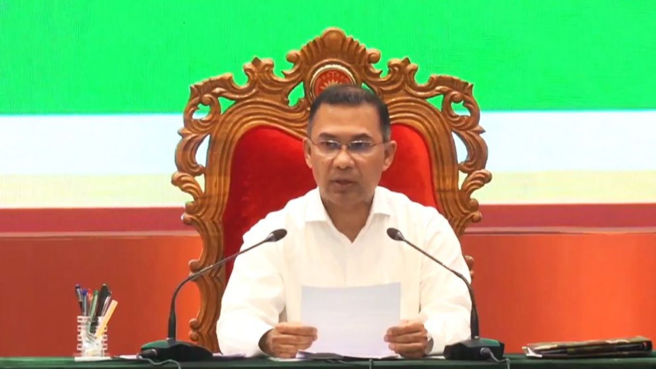 সশস্ত্র বাহিনী কোনো ব্যক্তি বা দলের সম্পদ নয়: প্রধানমন্ত্রী