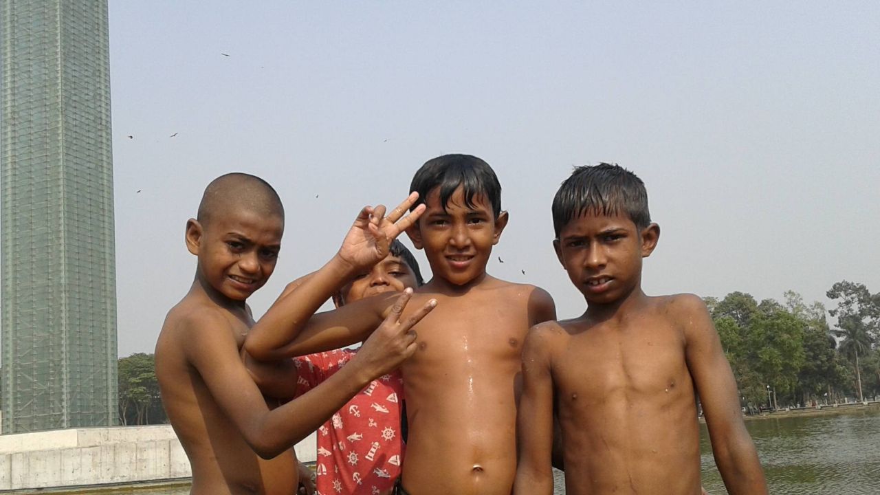 পথশিশু: সংখ্যার আড়ালে হারানো জীবন