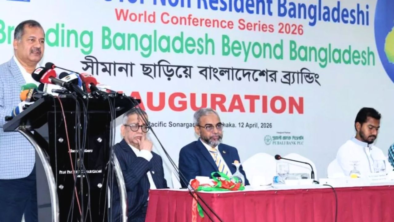 বৈধ পথে রেমিট্যান্স পাঠাতে প্রবাসীদের উৎসাহ দিতে হবে : তথ্যমন্ত্রী