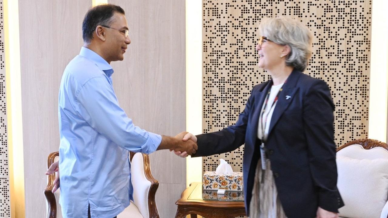 প্রধানমন্ত্রীর সঙ্গে টেলিনর গ্রুপের প্রেসিডেন্ট  বেনেডিক্টে ফাসমারের সাক্ষাৎ