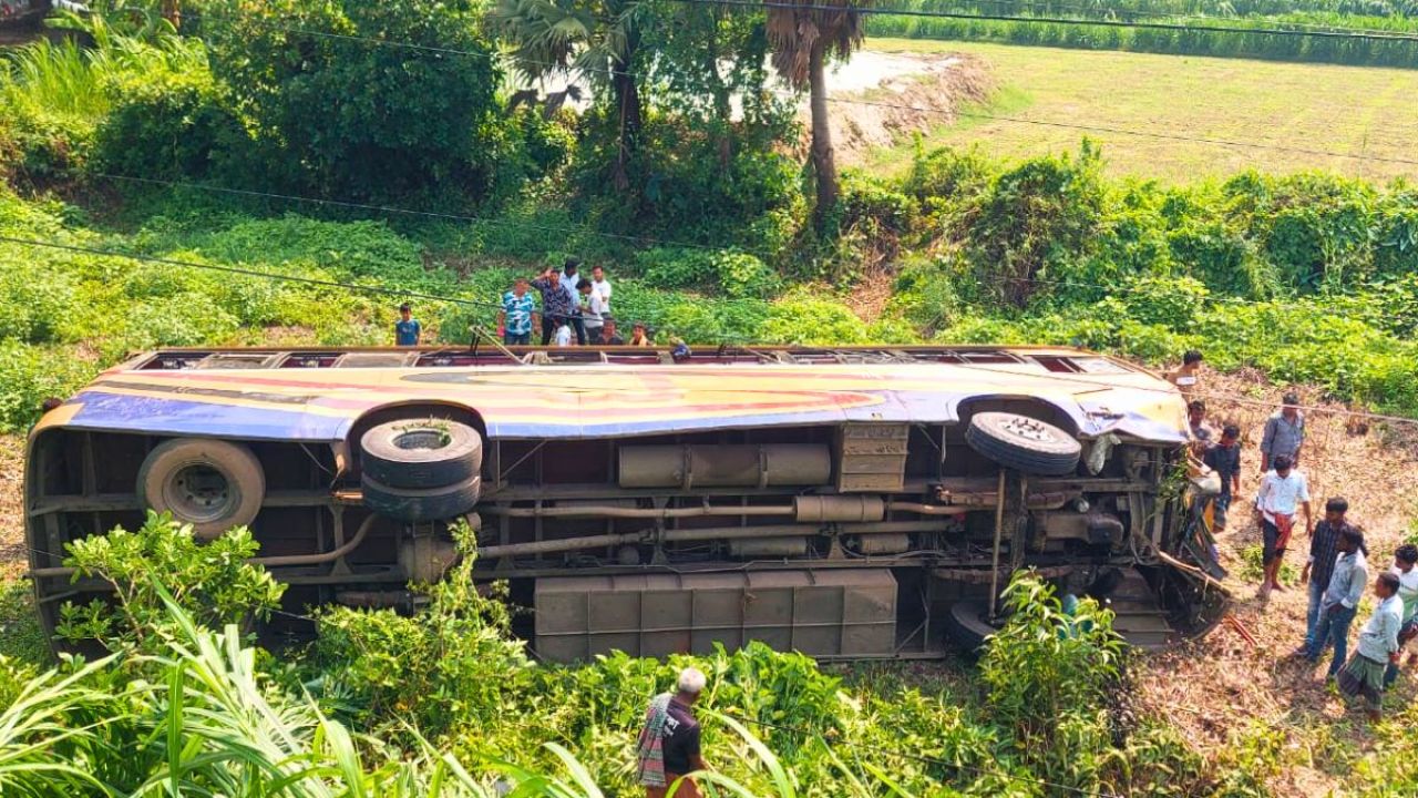 ভাঙ্গায় বাস-পিকআপ সংঘর্ষে ২ তরমুজ ব্যবসায়ী নিহত, আহত ৩০
