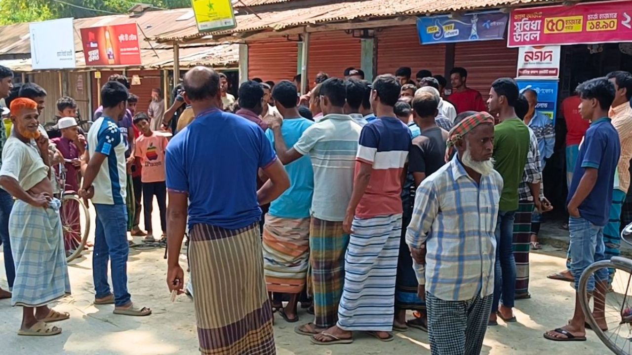 নাগেশ্বরীতে ৪০ বছরের প্রথা ভেঙে গরু জবাই, এলাকায় উত্তেজনা