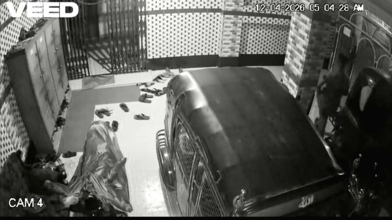 টঙ্গীতে বাসার তালা ভেঙে জ্যেষ্ঠ সাংবাদিকের মোটরসাইকেল চুরি