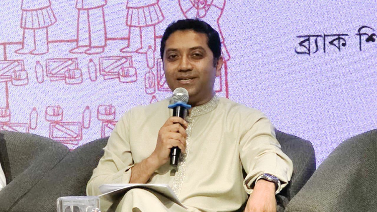 প্রাথমিকে শিক্ষার্থীদের বিনামূল্যে ইউনিফর্ম দেবে সরকার: ববি হাজ্জাজ