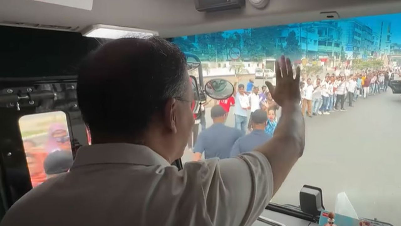 টাঙ্গাইলের পথে প্রধানমন্ত্রী