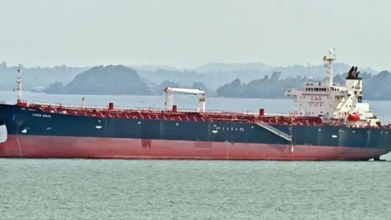 মালয়েশিয়া থেকে এলো ৬৮ হাজার টন ডিজেল