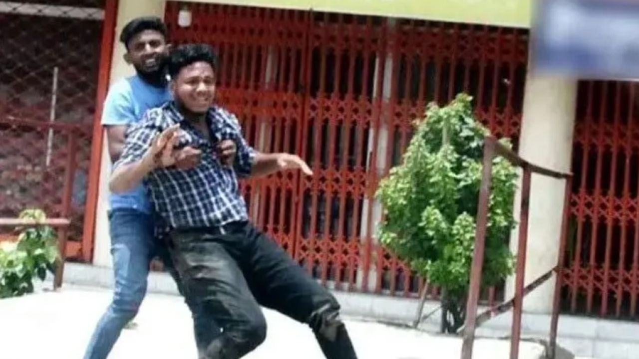 ‘উপরের অর্ডার, আমি গুলির কথা লিখতে পারব না’