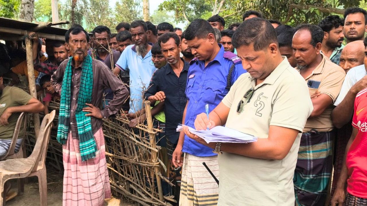 পত্নীতলায় বাড়ির পাশে গাছ থেকে যুবকের ঝুলন্ত মরদেহ উদ্ধার