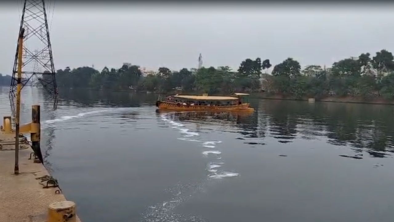 জ্বালানি সংকটে হাতিরঝিলের ওয়াটার ট্যাক্সি, ভোগান্তিতে যাত্রীরা