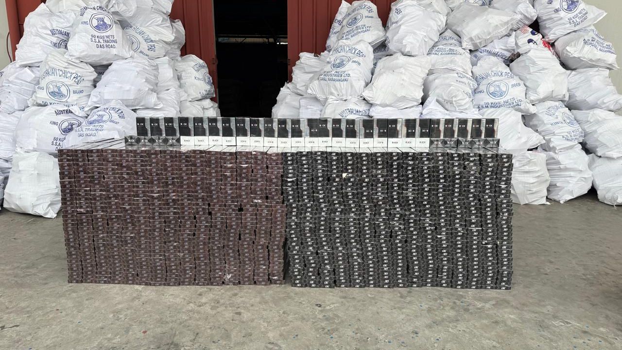 মোটর পার্টসের আড়ালে সাড়ে ৪ কোটির বিদেশি সিগারেট জব্দ