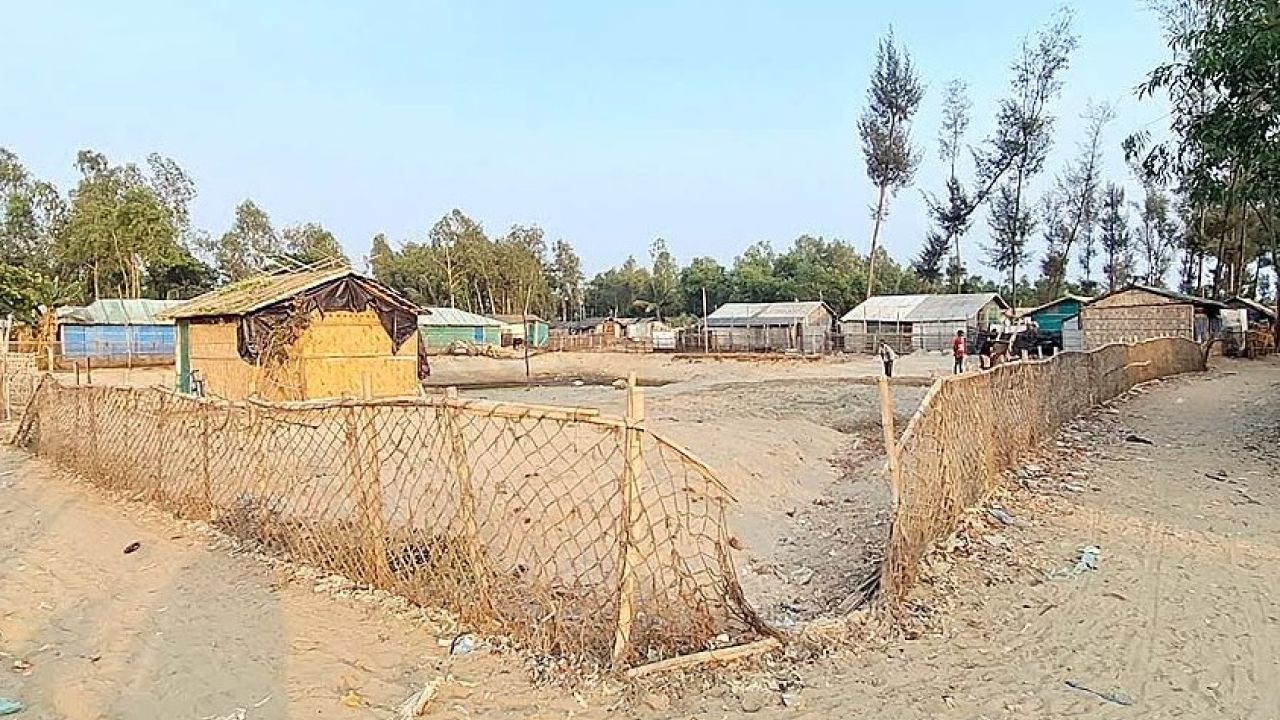 ঝাউবাগান উজাড় করে বালিয়াড়িতে প্লট বাণিজ্য