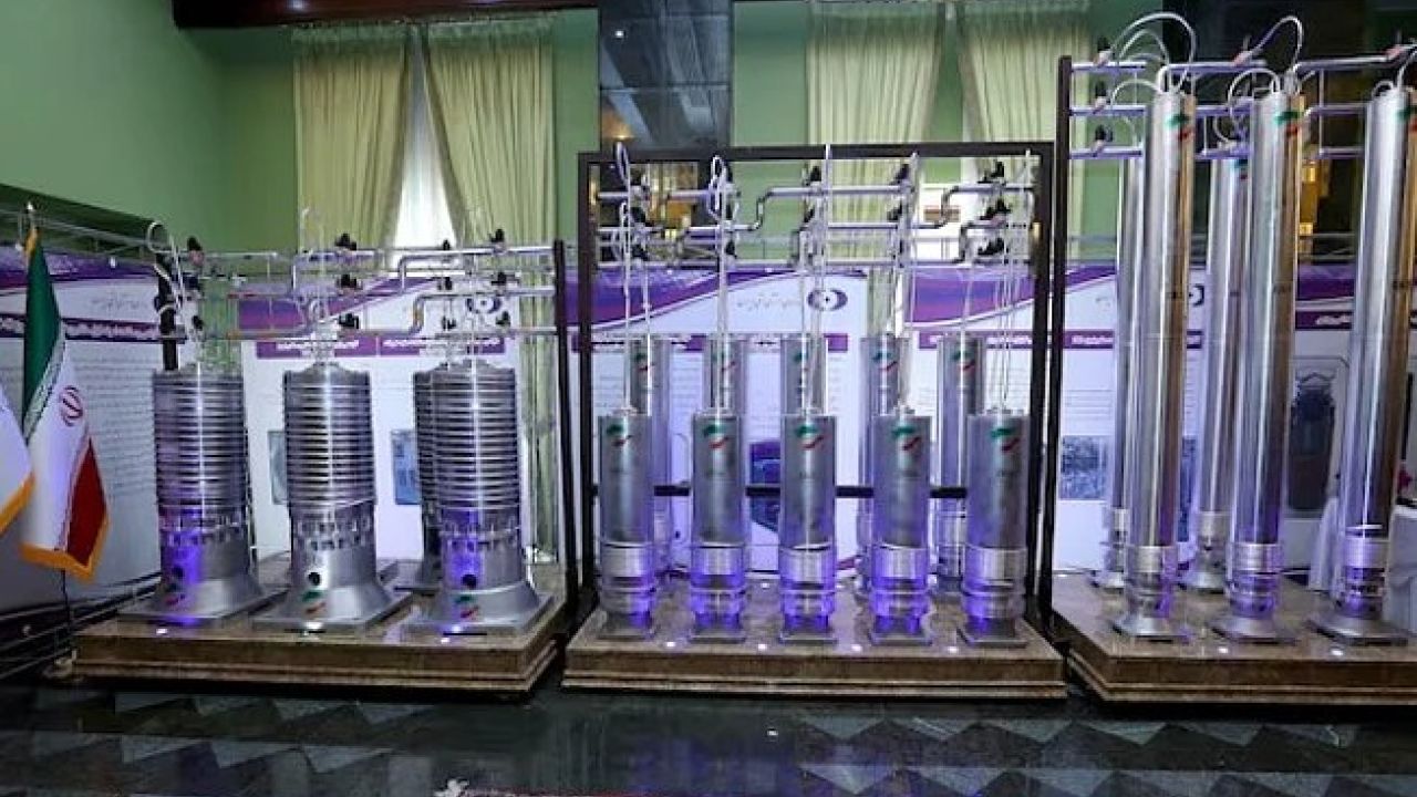 ‘ইউরেনিয়াম হস্তান্তর অসম্ভব’, ট্রাম্পের দাবি উড়িয়ে দিয়ে ‘রেড লাইন’ ঘোষণা ইরানের