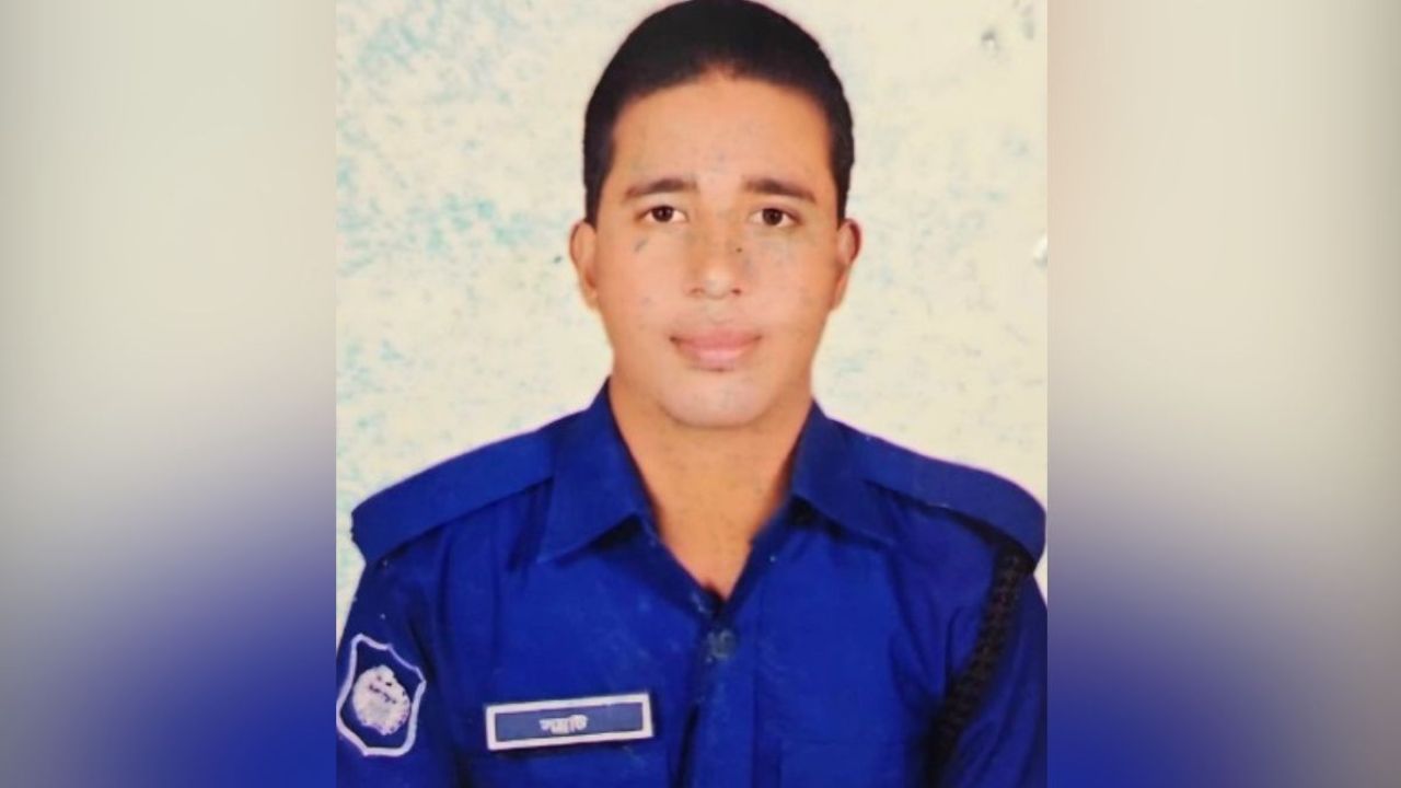 খুলনায় নিজ অস্ত্রের গুলিতে পুলিশ সদস্য নিহত