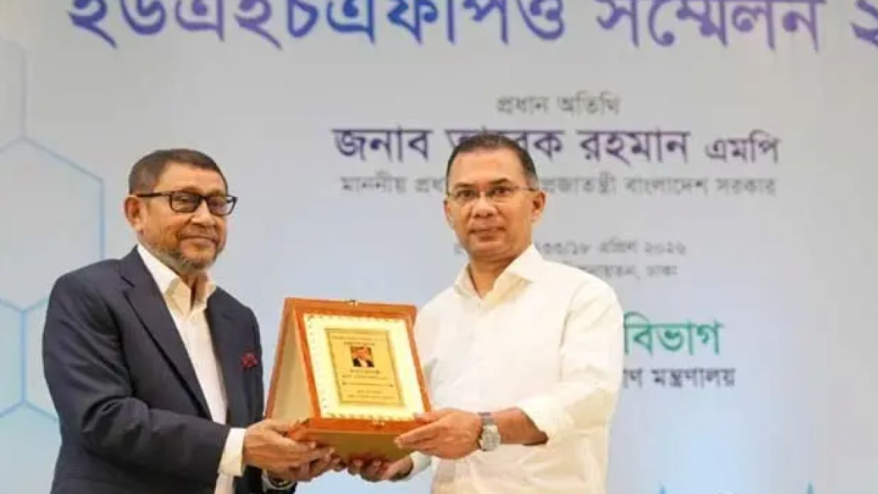 স্বাস্থ্যমন্ত্রীকে থামিয়ে দিলেন প্রধানমন্ত্রী