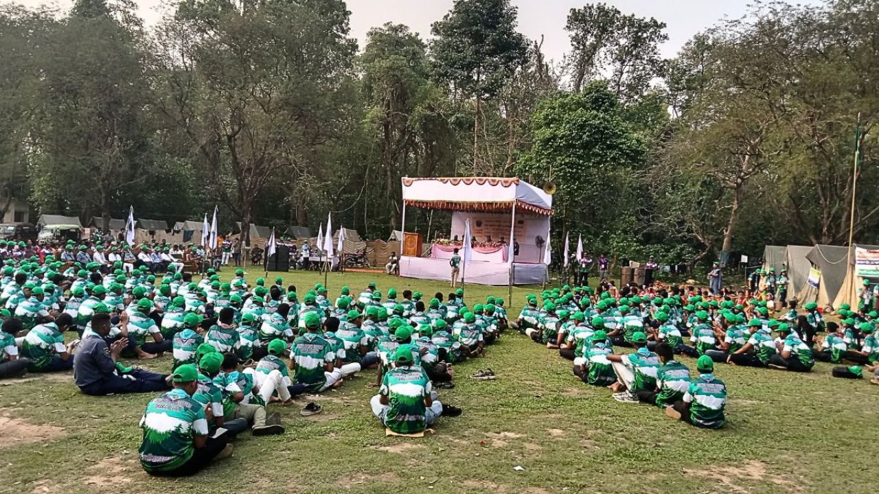 রোমাঞ্চ আর চ্যালেঞ্জের খোঁজে মধুপুরের বনে স্কাউটরা