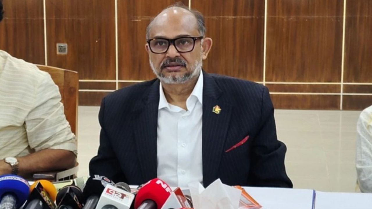 দরিদ্র মানুষ আর না বাড়ার জন্য কাজ করছে সরকার