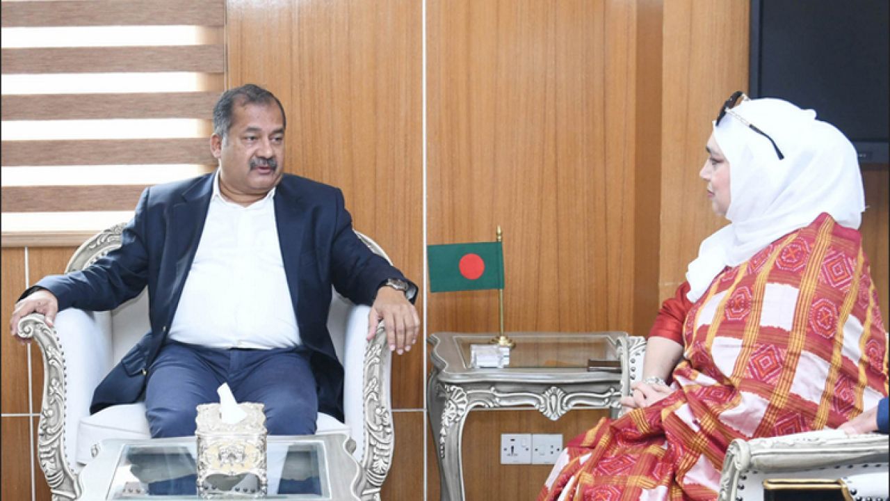 প্রবাসীদের জ্ঞান ও বিনিয়োগে শক্তিশালী হচ্ছে দেশের অর্থনীতি: তথ্যমন্ত্রী